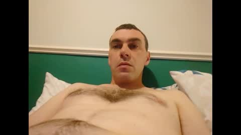 Snapshot of burtz909 chatting on September 20, 2025, 9:54 am burtz909 online show from September 20, 2025, 9:54 am