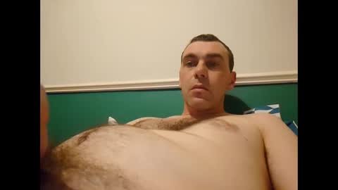 Snapshot of burtz909 chatting on November 3, 2025, 6:09 pm burtz909 online show from November 3, 2025, 6:09 pm