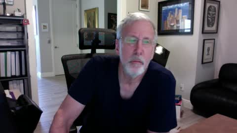 Snapshot of bustinout99 chatting on January 25, 2025, 2:14 pm afternoon wood online show from January 25, 2025, 2:14 pm