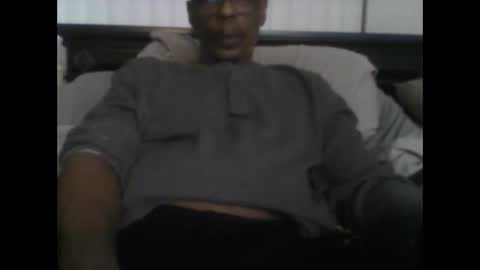 Busturgutzgd1 online show from December 15, 2024, 1:02 am