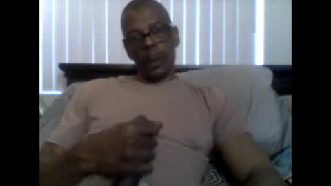 Busturgutzgd1 online show from February 22, 2025, 3:36 pm