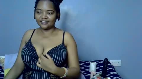 Snapshot of busty_kenzi chatting on July 15, 2026, 8:03 pm busty kenzi online show from July 15, 2026, 8:03 pm