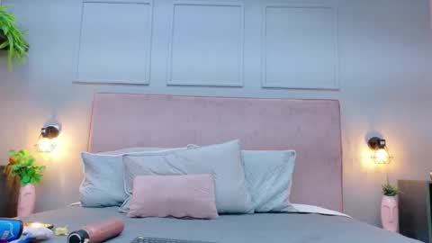 Busty zay online show from February 17, 2026, 6:36 pm