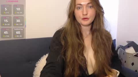 Snapshot of bustybonnieuk chatting on October 21, 2025, 11:44 am BustyBonnieUK online show from October 21, 2025, 11:44 am