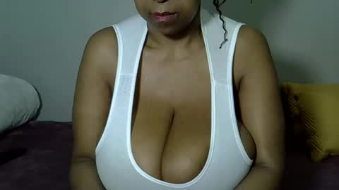Snapshot of bustytessa37 chatting on May 12, 2026, 4:09 am bustytessa37 online show from May 12, 2026, 4:09 am