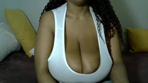 Snapshot of bustytessa37 chatting on May 13, 2026, 5:16 am bustytessa37 online show from May 13, 2026, 5:16 am