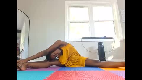 Goddess online show from September 27, 2025, 10:37 pm