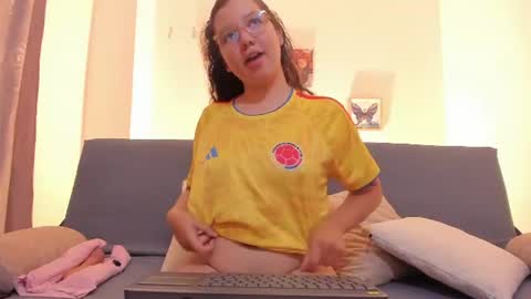 Snapshot of buunny_bella chatting on June 28, 2026, 3:23 am BUNNY BELLA online show from June 28, 2026, 3:23 am