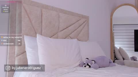 Snapshot of by_juliana chatting on May 16, 2026, 2:19 am online show from May 16, 2026, 2:19 am