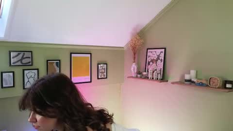 Kira online show from March 13, 2026, 8:10 am