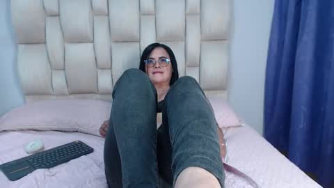 Candy online show from September 9, 2025, 7:02 pm