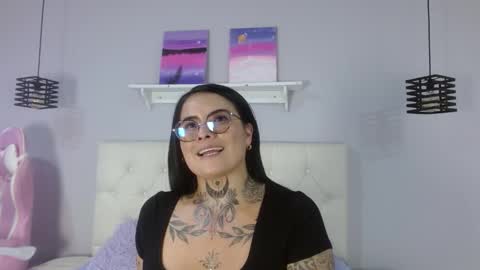 Candy online show from September 29, 2025, 8:35 pm