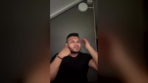 Snapshot of caballero_____ chatting on April 2, 2026, 6:00 am INSTAGRAM CABALLERO 1998 online show from April 2, 2026, 6:00 am