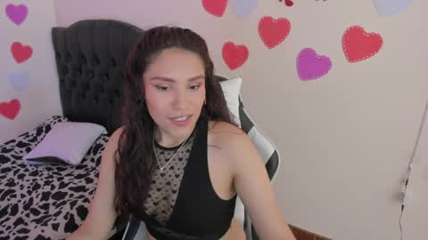 Snapshot of caelisse_cb chatting on June 3, 2026, 5:18 pm caelisse_cb online show from June 3, 2026, 5:18 pm