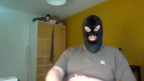 cagegag31 online show from April 1, 2026, 1:41 pm