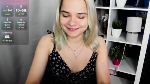 Snapshot of caitlin_crazy chatting on July 23, 2026, 10:24 am Gina online show from July 23, 2026, 10:24 am