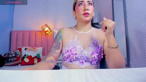 Snapshot of calanthelove chatting on December 2, 2025, 3:12 am Calanthe online show from December 2, 2025, 3:12 am