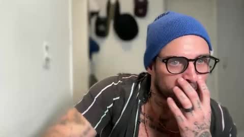 CaliforniaBrazilian online show from April 18, 2026, 11:27 pm