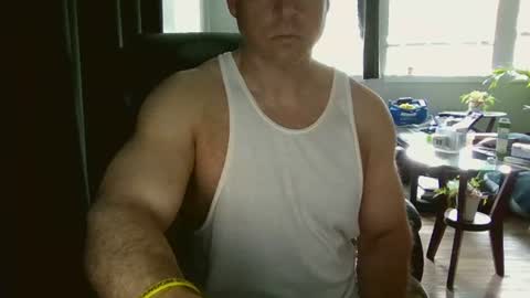 Snapshot of caligrown1154 chatting on June 3, 2026, 2:33 pm caligrown1154 online show from June 3, 2026, 2:33 pm