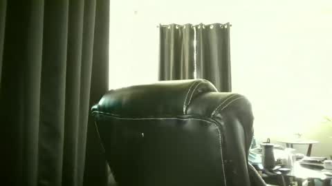 Snapshot of caligrown1154 chatting on June 14, 2026, 2:24 am caligrown1154 online show from June 14, 2026, 2:24 am