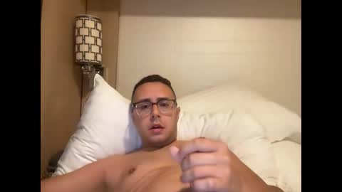 Snapshot of caliguyweo chatting on October 23, 2025, 10:25 am caliguyweo online show from October 23, 2025, 10:25 am