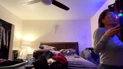 calishop1 online show from February 12, 2025, 3:40 am