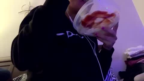 calishop1 online show from October 7, 2025, 2:31 am