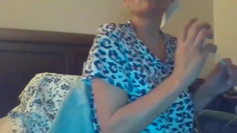 calishop1 online show from October 31, 2025, 2:45 am