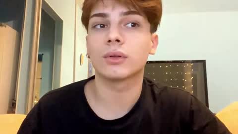 Snapshot of call__me_leo chatting on January 1, 2025, 1:37 pm Call me Leo online show from January 1, 2025, 1:37 pm
