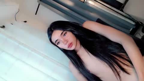 call_me_nina online show from June 5, 2026, 6:52 am