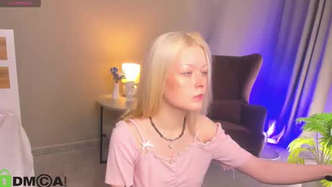 Robin online show from December 3, 2025, 3:03 am