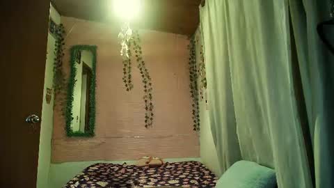 Snapshot of callme_lolas chatting on July 3, 2026, 4:41 am paula online show from July 3, 2026, 4:41 am