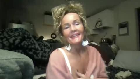 callmebabyt online show from October 24, 2025, 10:06 pm