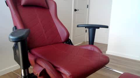 DesertBoy2023 online show from September 15, 2025, 8:31 pm