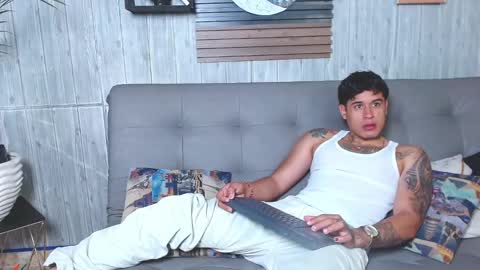 Snapshot of calvin913 chatting on November 23, 2025, 9:31 am calvin913 online show from November 23, 2025, 9:31 am