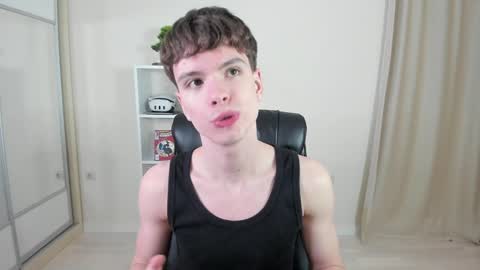 Snapshot of calvin_loves_you chatting on January 29, 2025, 7:11 pm Hey I am Calvin  online show from January 29, 2025, 7:11 pm