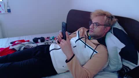 Calvinjohnlad online show from February 17, 2025, 2:48 pm