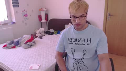 Calvinjohnlad online show from March 8, 2025, 7:49 am