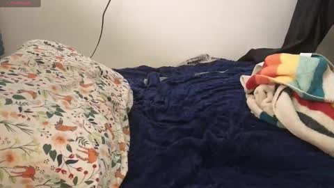 Calypso online show from October 7, 2025, 4:42 am