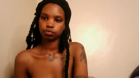 Snapshot of cam_she99 chatting on May 9, 2026, 12:16 am sunflower mommy online show from May 9, 2026, 12:16 am