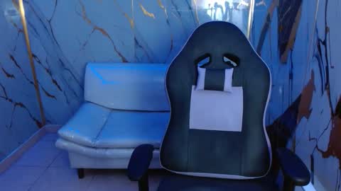 Snapshot of cam_xman chatting on April 19, 2026, 6:10 pm cam_xman online show from April 19, 2026, 6:10 pm