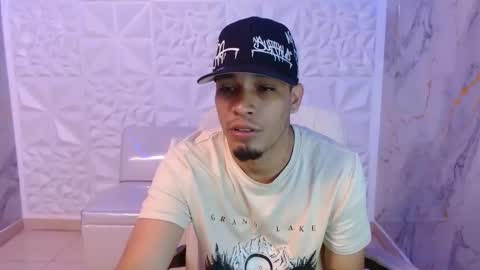 Snapshot of cam_xman chatting on April 28, 2026, 2:33 pm cam_xman online show from April 28, 2026, 2:33 pm