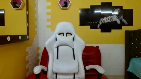 Snapshot of cam_xman chatting on June 3, 2026, 12:30 pm cam_xman online show from June 3, 2026, 12:30 pm
