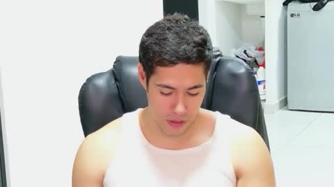 camara110 online show from May 27, 2026, 1:02 am