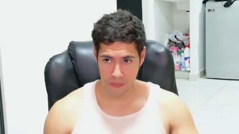 camara110 online show from May 27, 2026, 1:57 am
