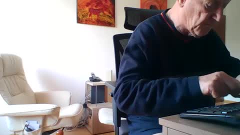 camcologne online show from January 10, 2025, 10:28 am