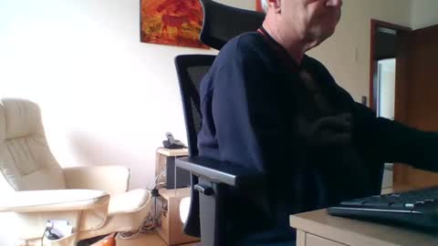 camcologne online show from January 11, 2025, 1:11 pm