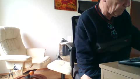 camcologne online show from January 15, 2025, 10:27 am