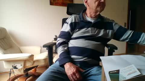 camcologne online show from April 13, 2026, 11:48 am