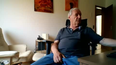 camcologne online show from April 28, 2026, 8:41 am